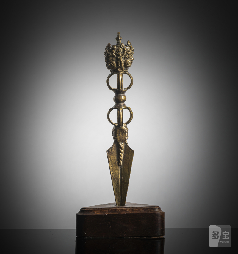 Ritual dagger phurbu made of brass or bronze respectively - 图2